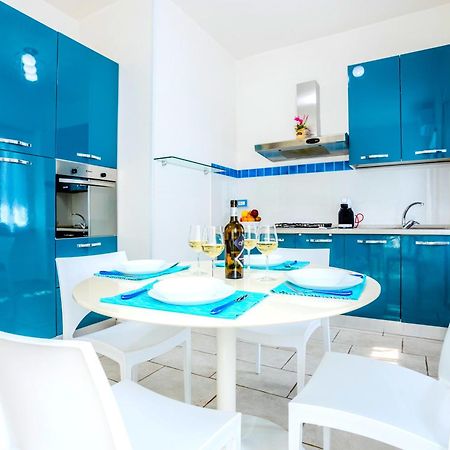 Hostly - Vittoria House - Near The Center With Private Parking Apartment เนเปิลส์ ภายนอก รูปภาพ